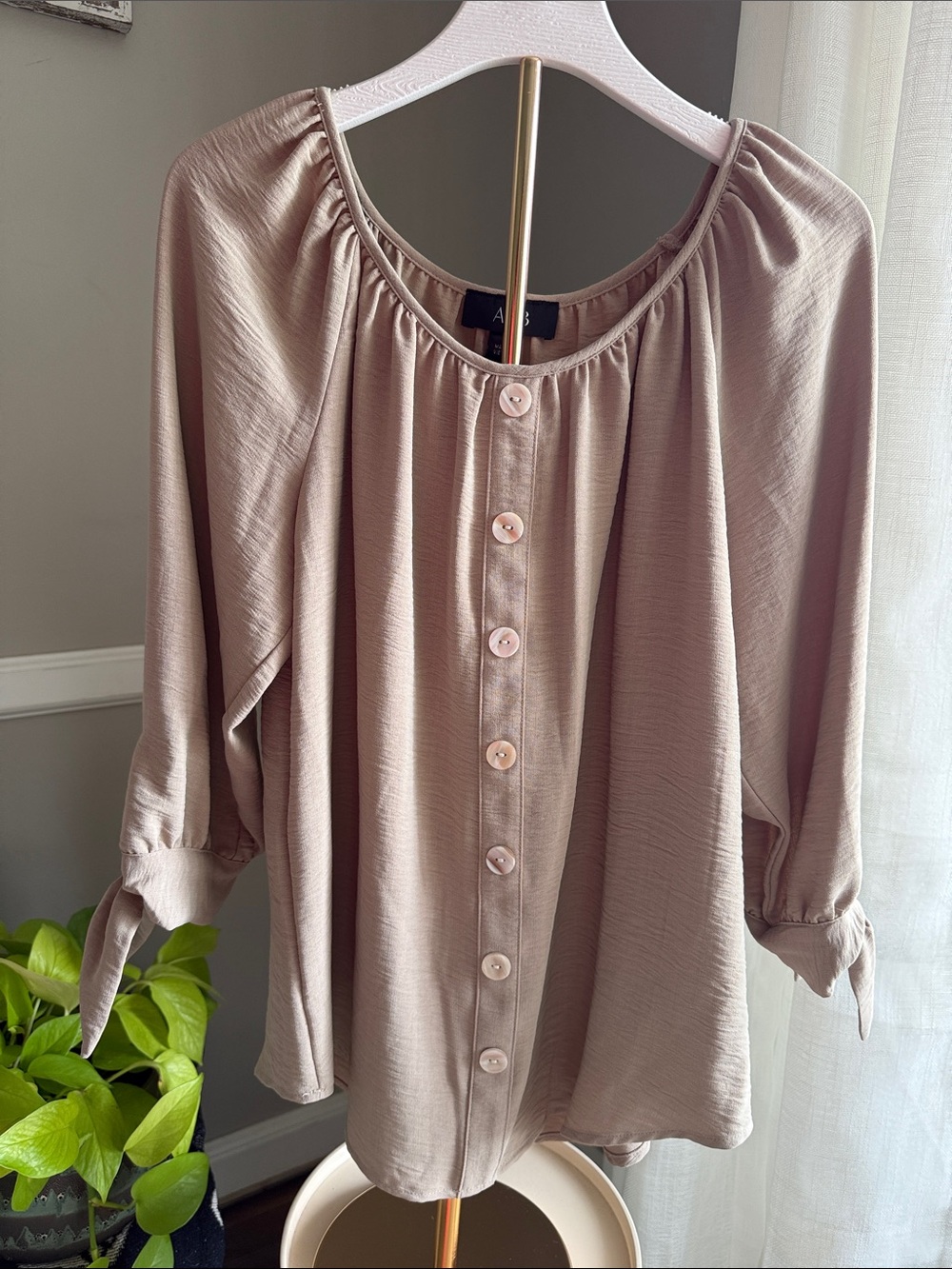 AGB Dusty tan/beige Button-Front (non~open) Blouse